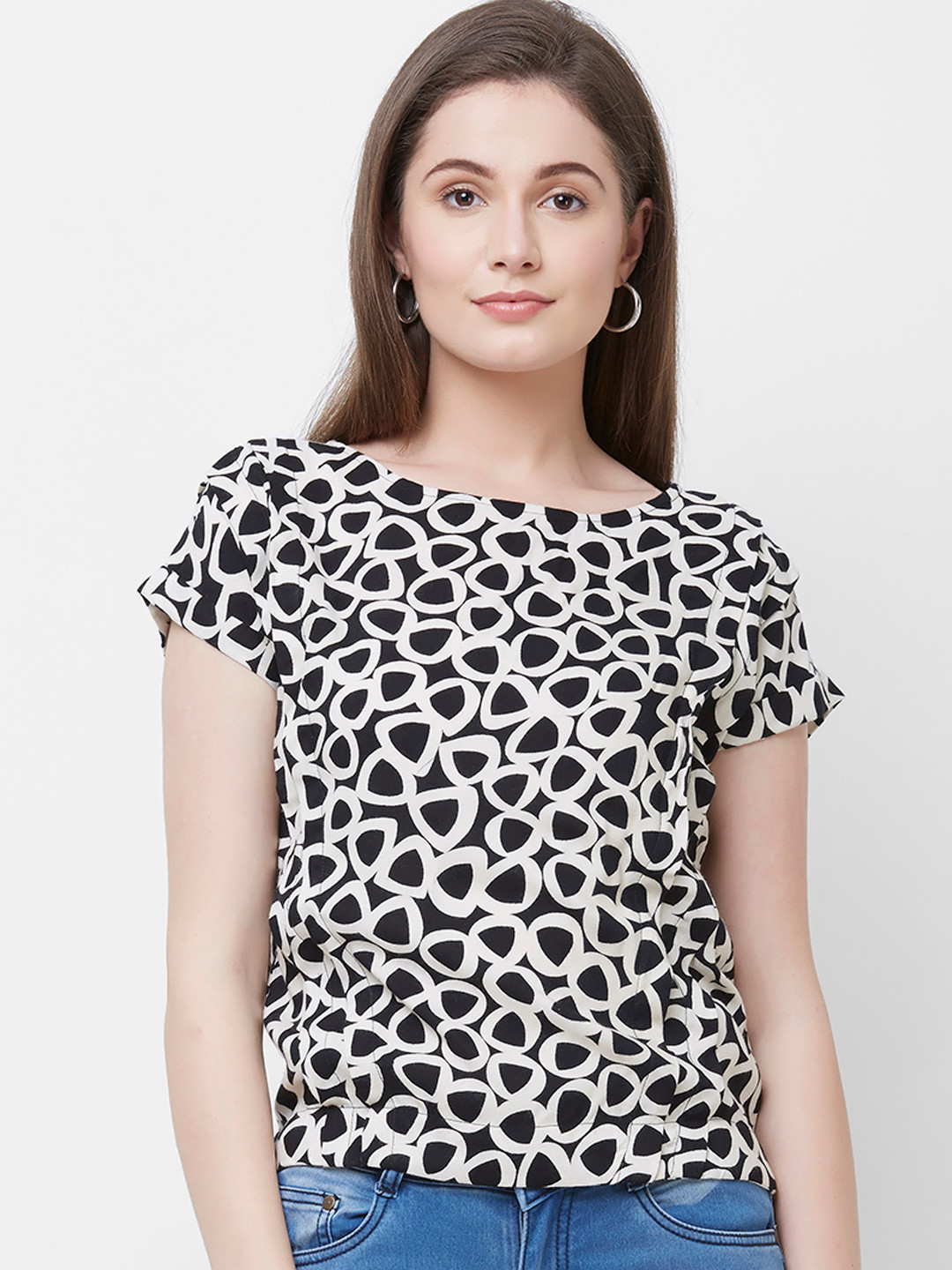 

109F Women Black & White Printed Top