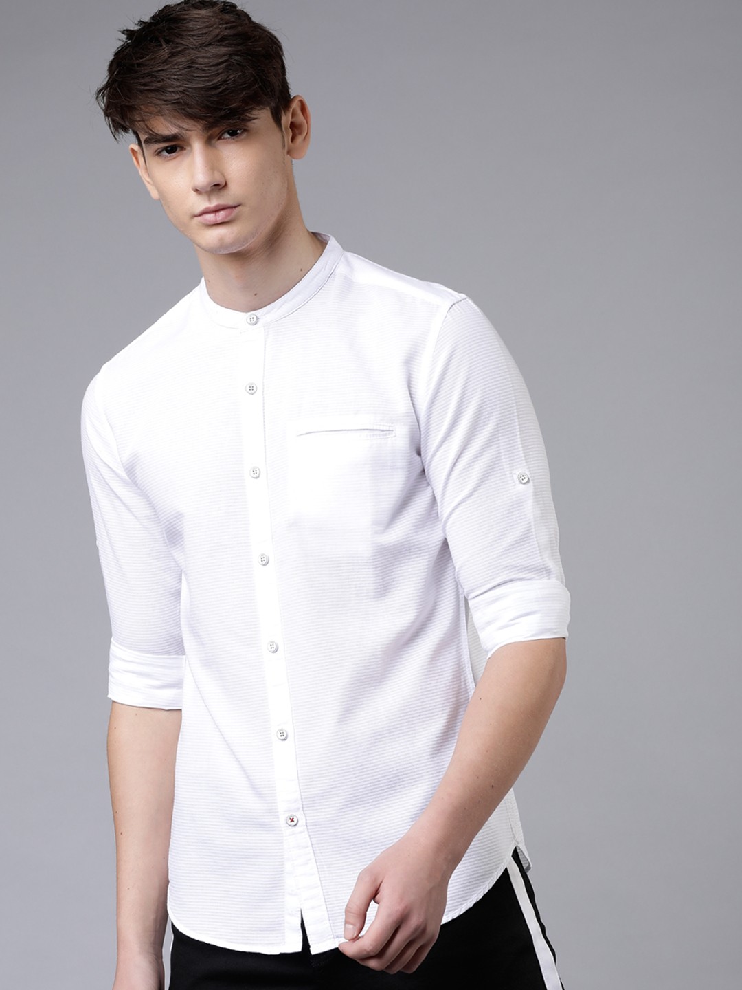

LOCOMOTIVE Men White Slim Fit Solid Casual Shirt