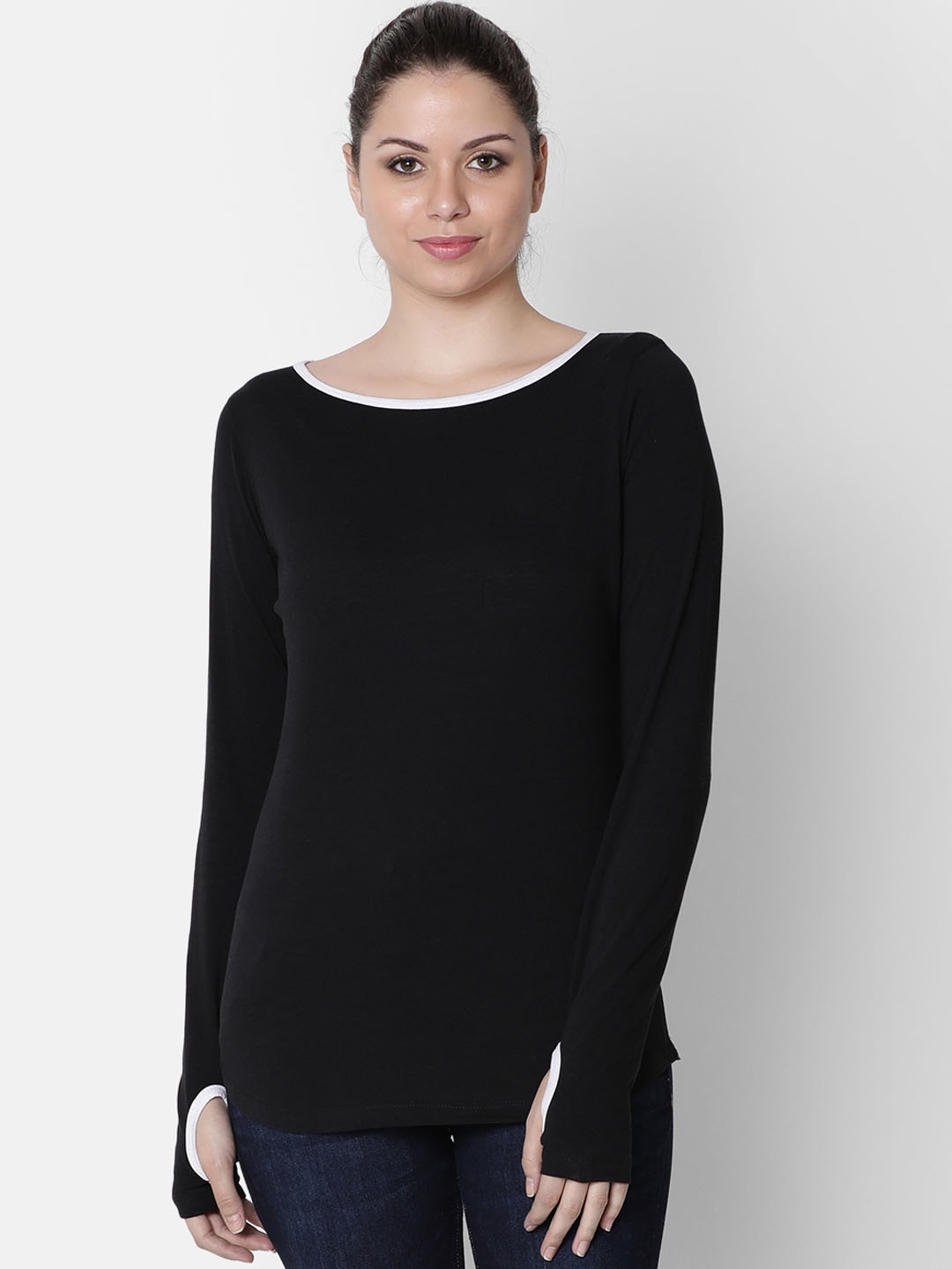 Rute Women Black Solid Boat Neck T-shirt