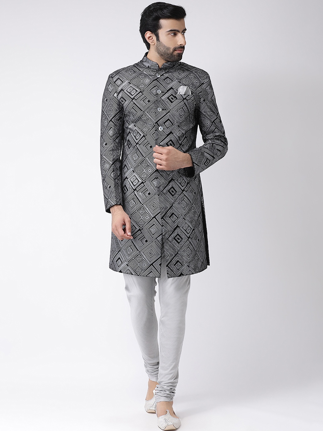 

KISAH Men Printed Indowestern Sherwani Set, Black