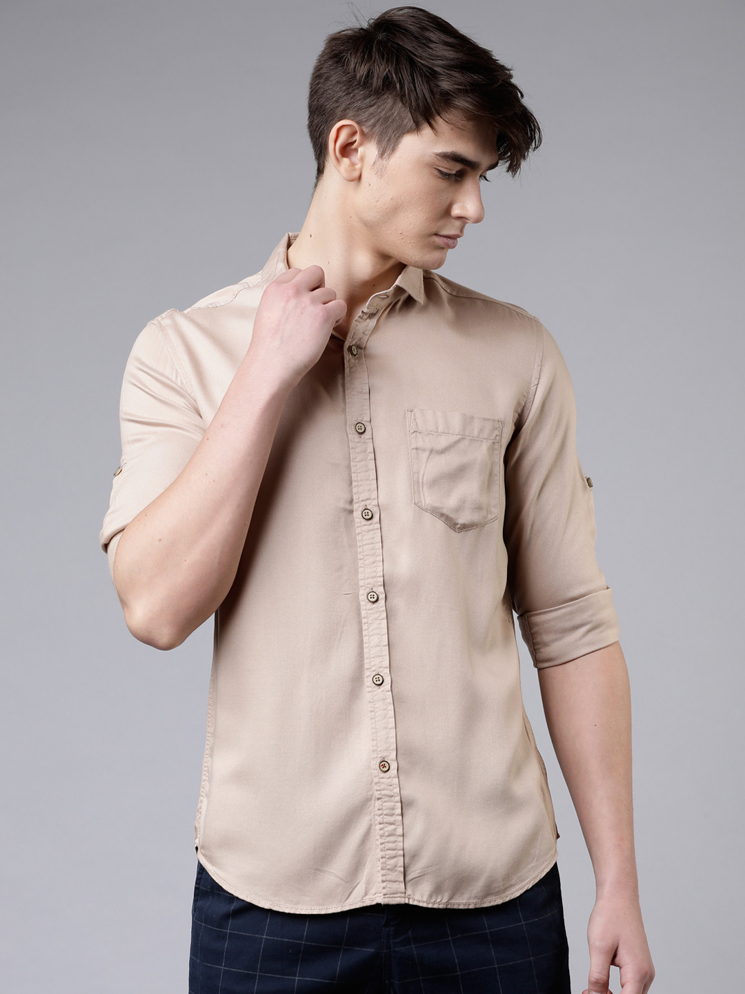 

LOCOMOTIVE Men Beige Slim Fit Solid Casual Shirt