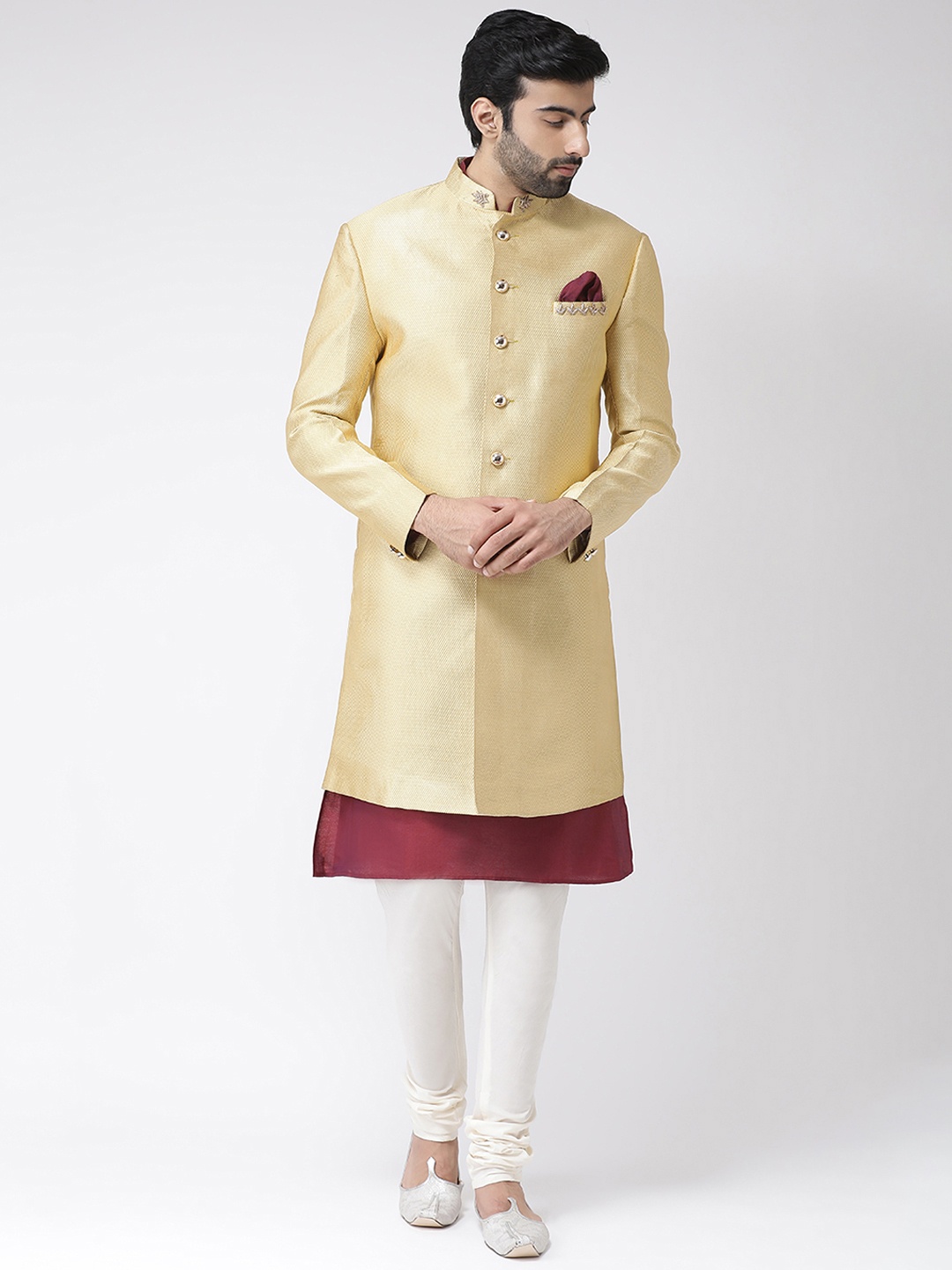

KISAH Men Printed Indowestern Sherwani Set, Gold