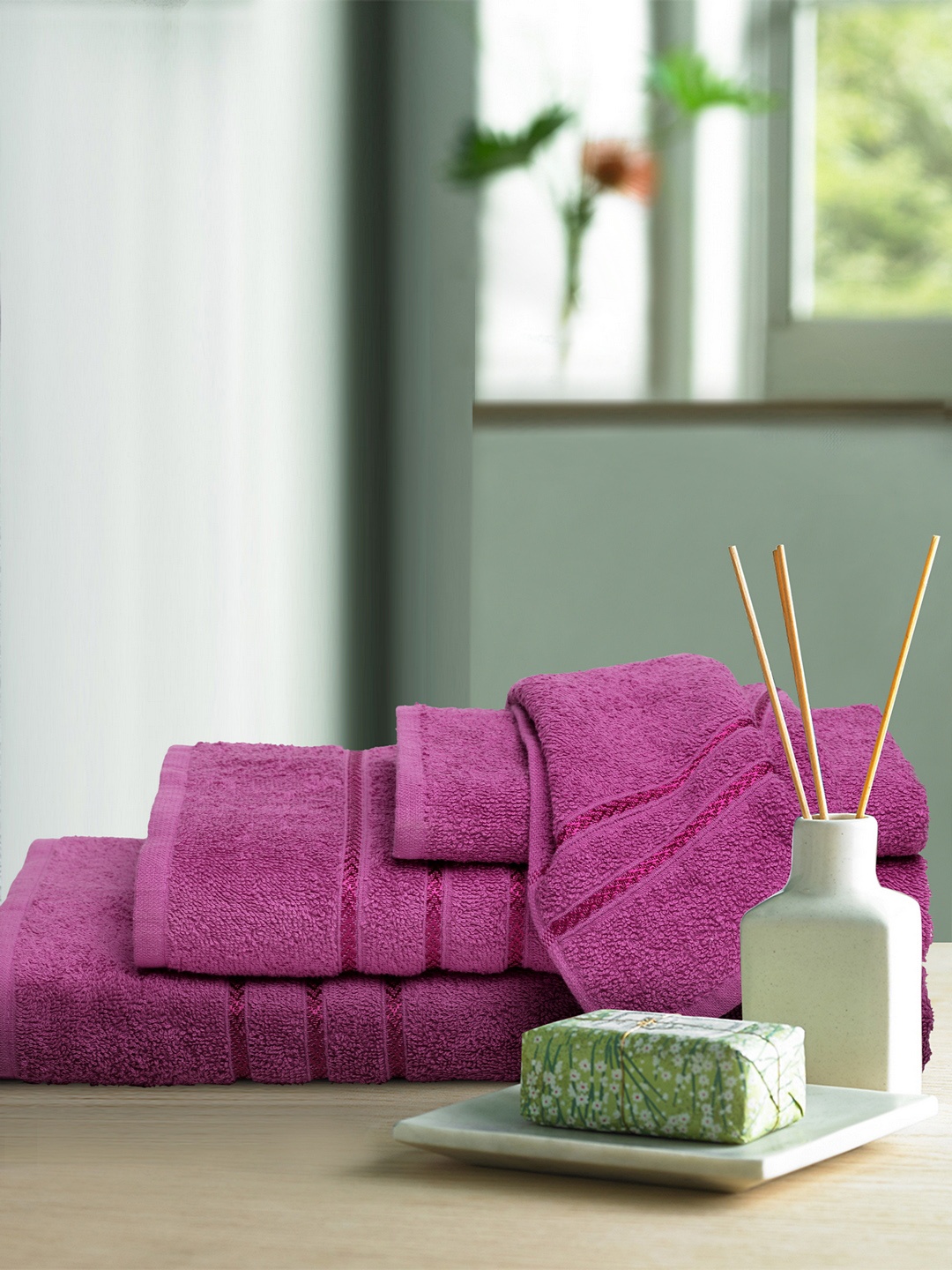 

BOMBAY DYEING Rose Set of 4 350 GSM Solid Towels