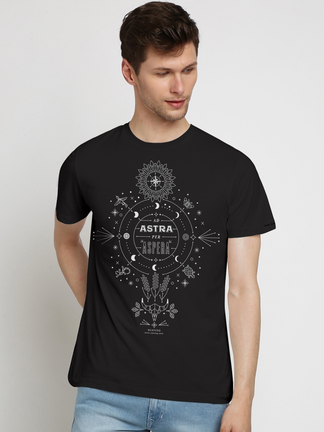 

THREADCURRY Men Black Printed Astra Per Aspera Round Neck T-shirt