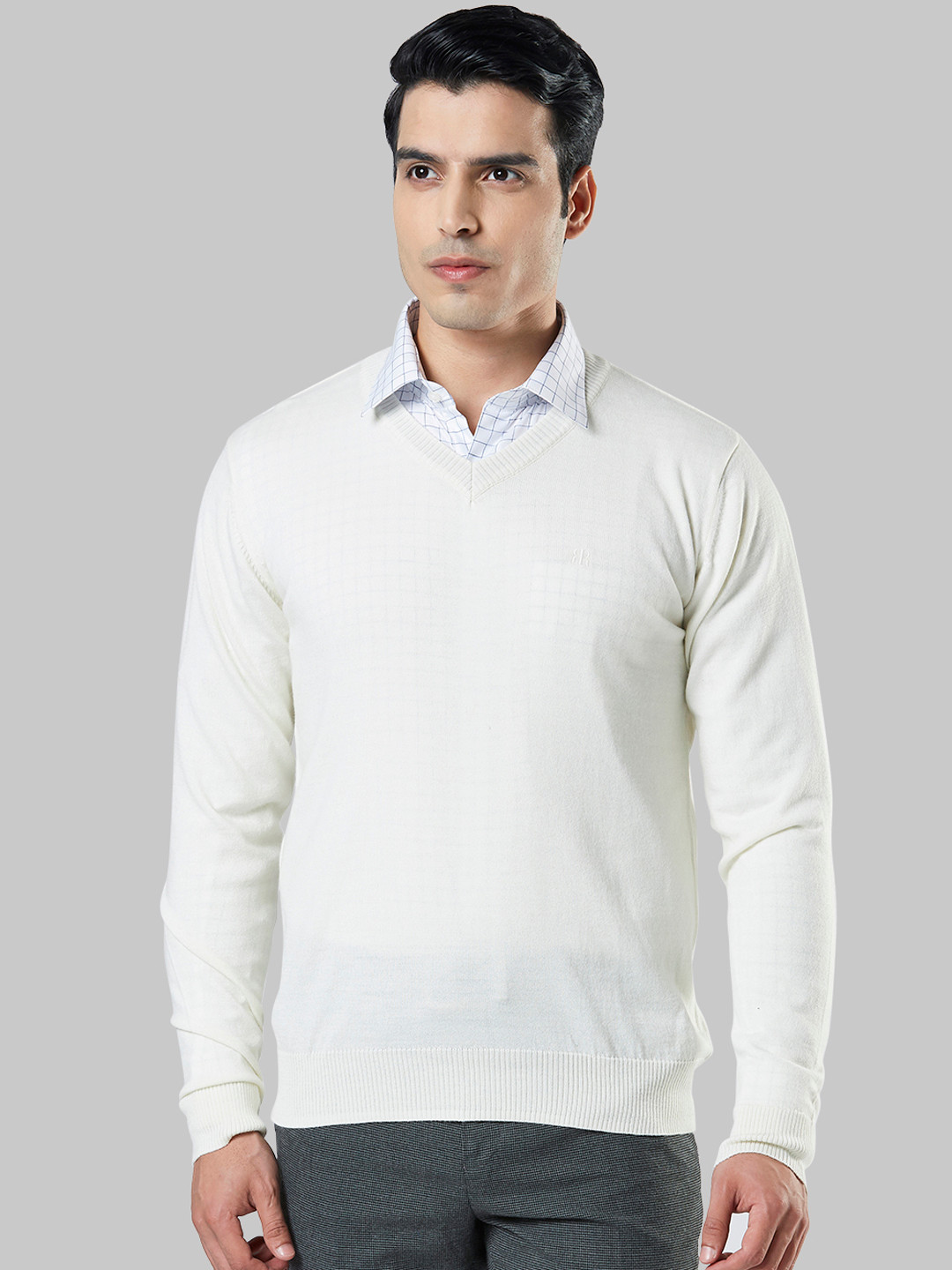 

Raymond Men White Solid Pullover Sweater