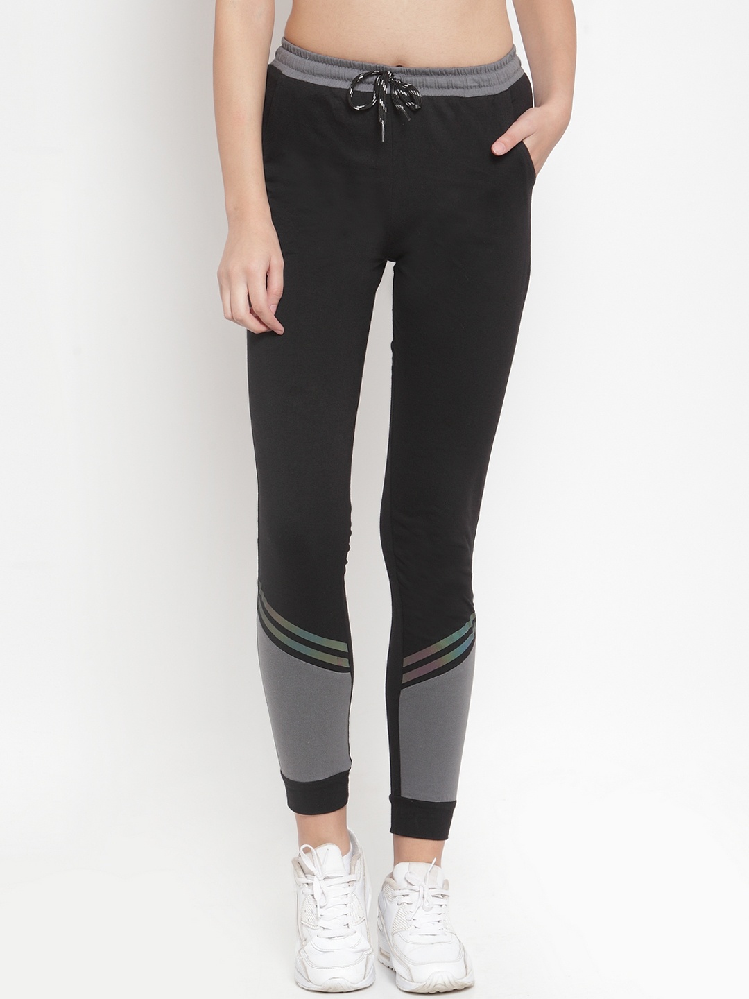 

Boston Club Women Black Solid Slim Fit Joggers