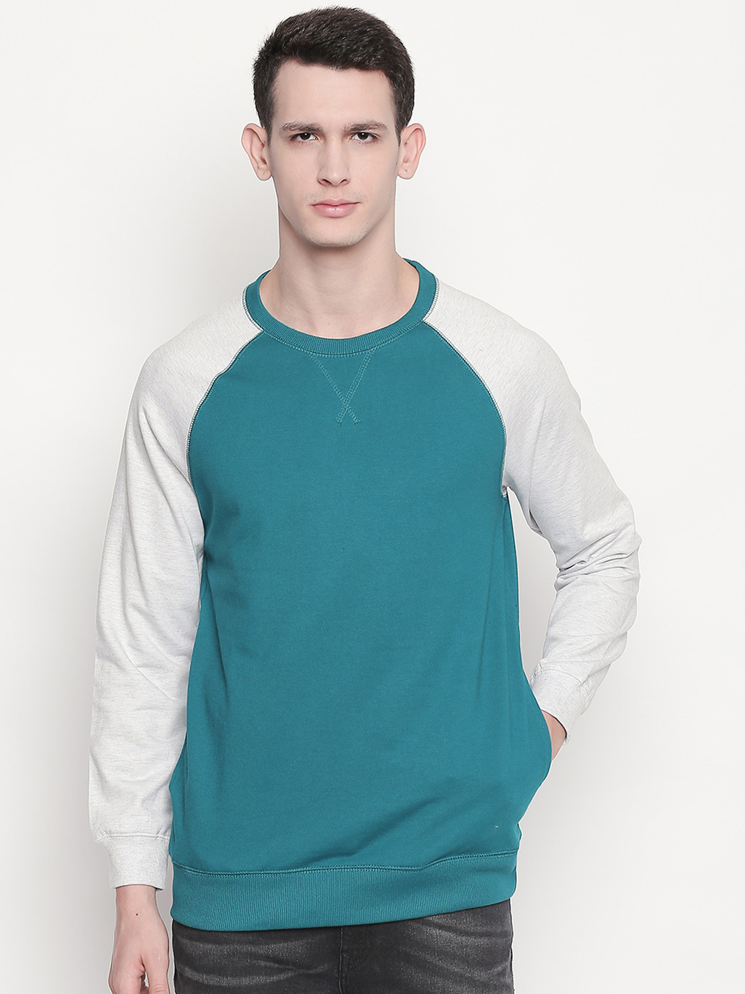 

Urban Ranger by pantaloons Men Green & White Solid Pullover Sweatshirt