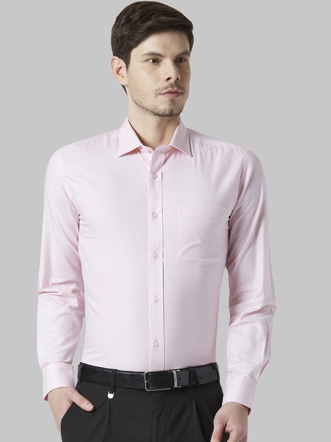 

Park Avenue Men Pink Regular Fit Solid Formal Shirt