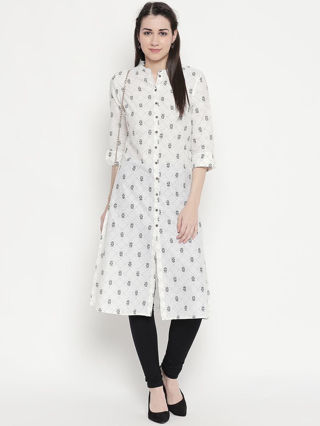 

RANGMANCH BY PANTALOONS Women Off-White & Black Floral Print A-Line Kurta