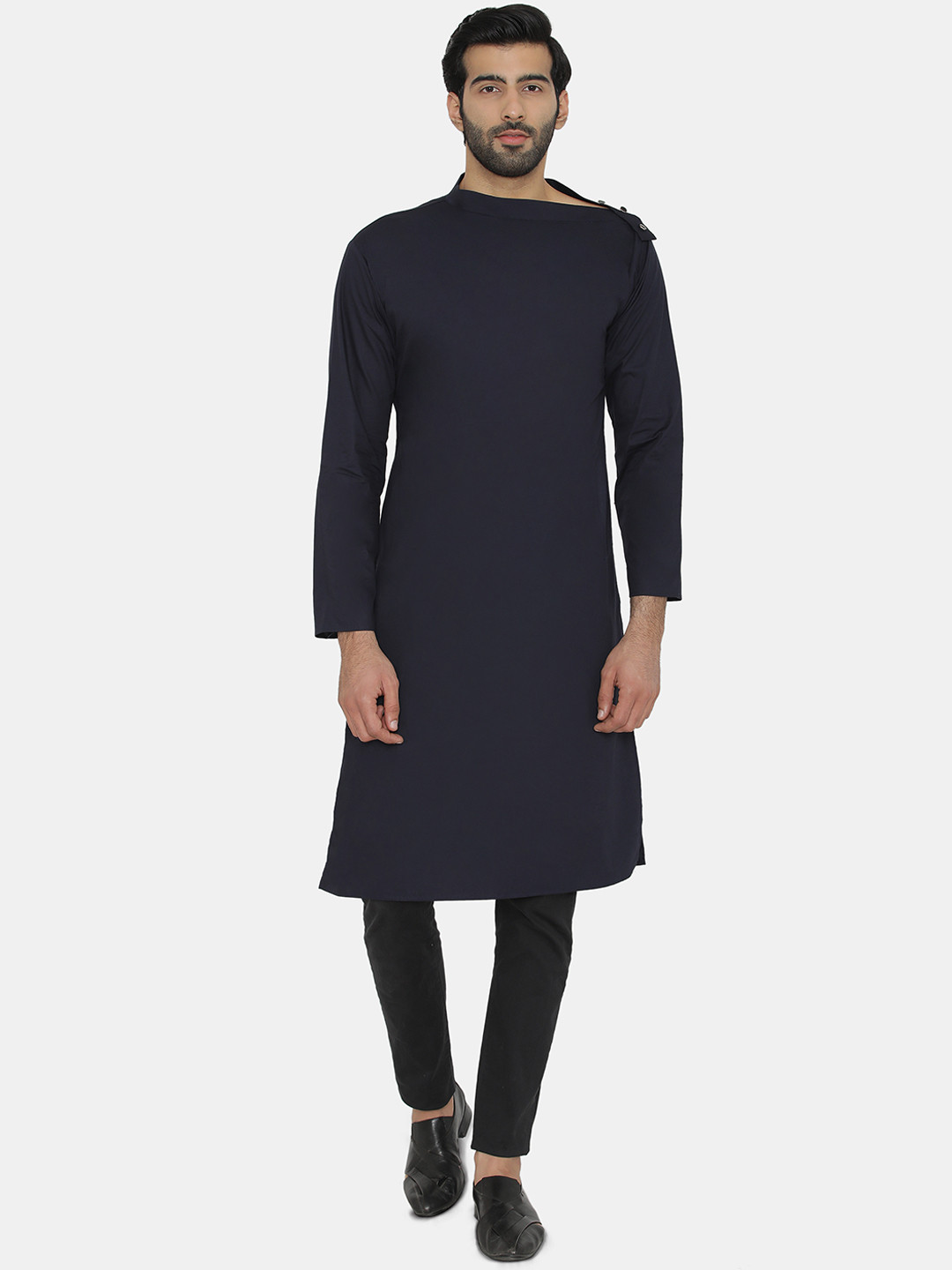 

Raas Men Blue Solid Straight Kurta