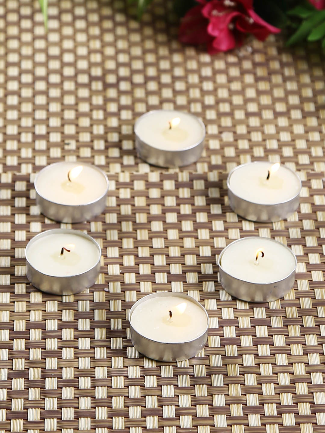 

HOSLEY Set of 30 Cream-Coloured Vanilla Scented Tea Light Candles
