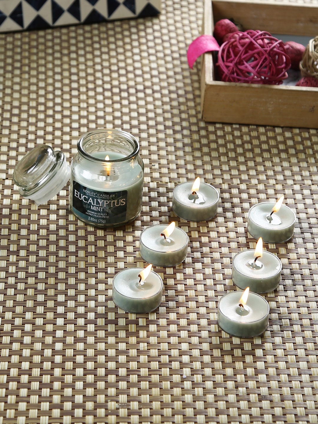 

HOSLEY Grey Eucalyptus Mint Scented Jar Candle