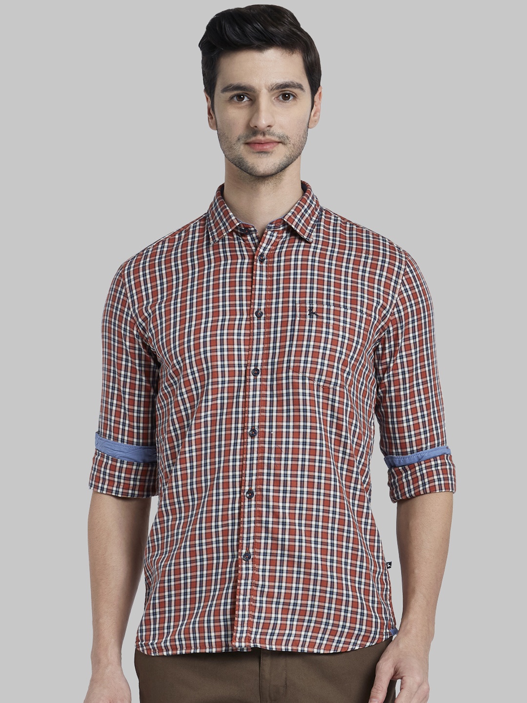 

Parx Men Red & White Regular Fit Checked Casual Shirt