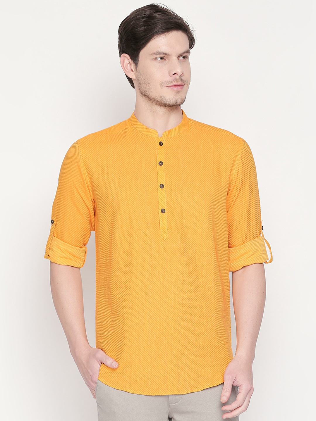 

indus route by Pantaloons Men Mustard & Yellow Solid Straight Kurta