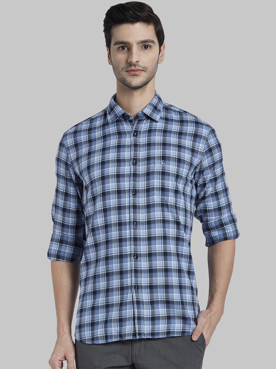 

Parx Men Blue Regular Fit Checked Casual Shirt