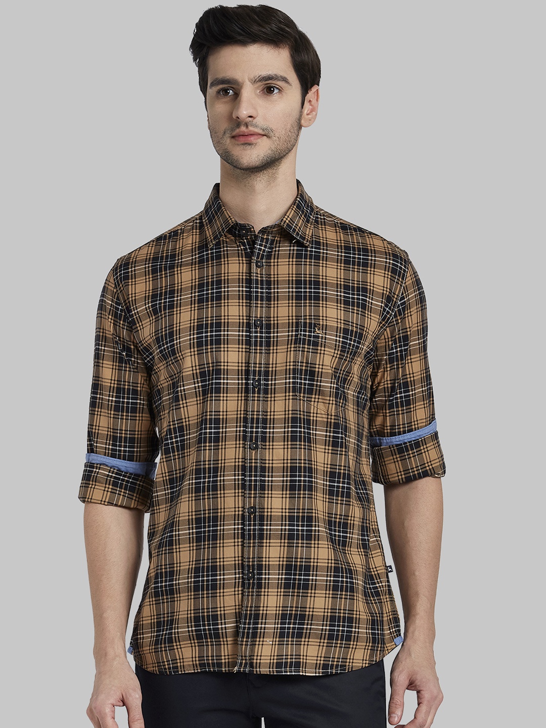 

Parx Men Brown Regular Fit Checked Casual Shirt