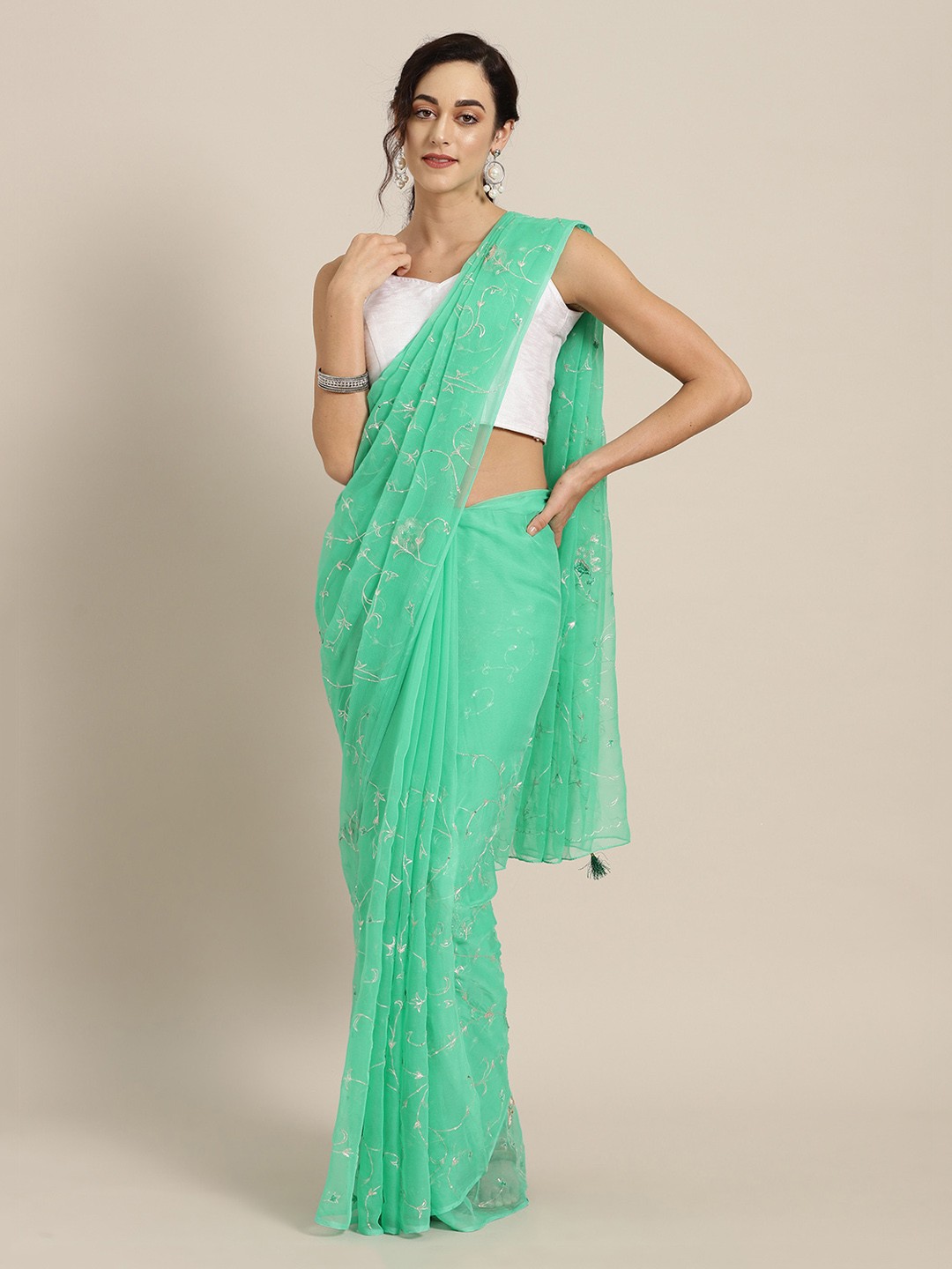 

Geroo Jaipur Green & Silver-Toned Pure Chiffon Embroidered Saree