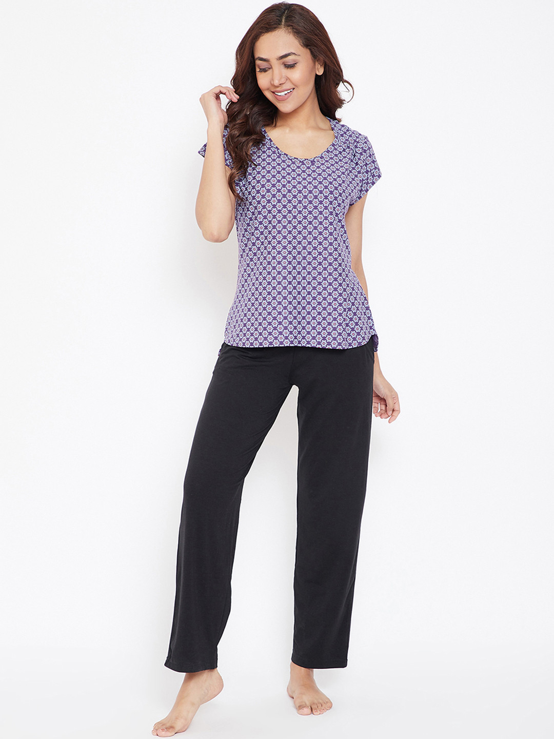 

Clovia Women Purple & Black Printed Night suit