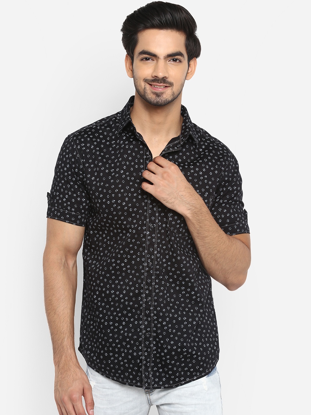 

Mufti Men Black & White Printed Slim Fit Casual Shirt
