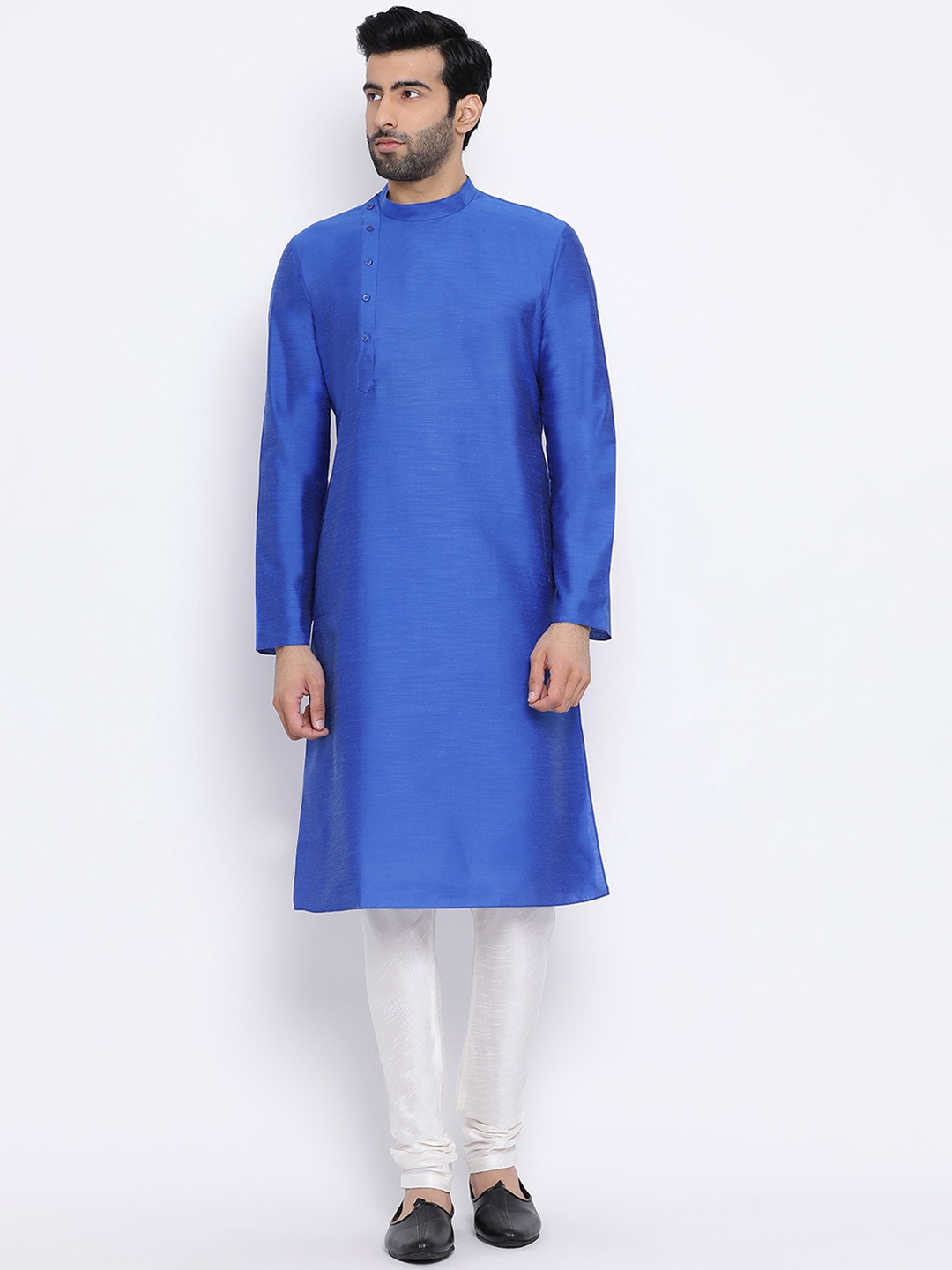 

NAMASKAR Men Blue & Off-White Solid Silk Kurta with Churidar