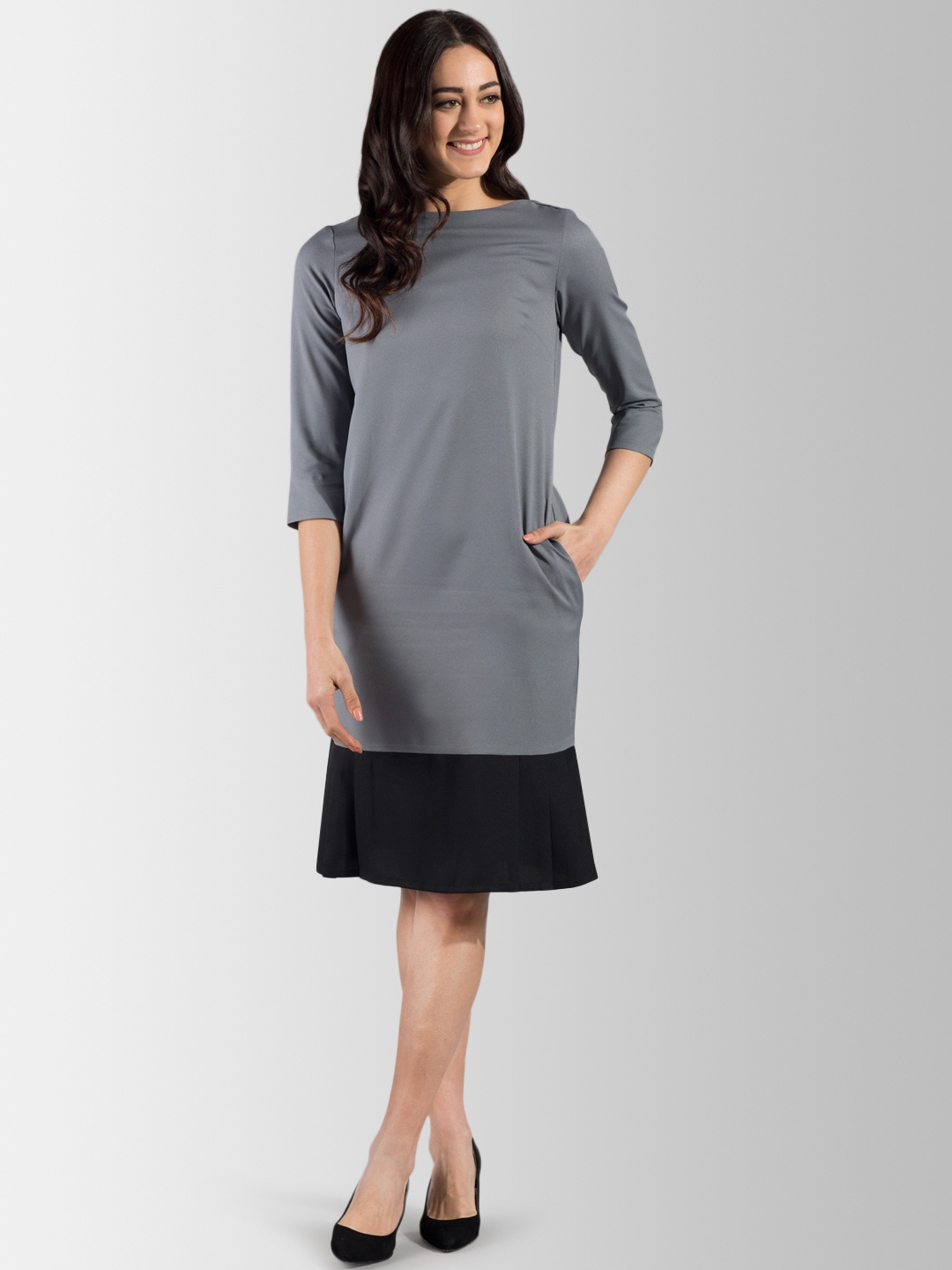 

FableStreet Women Grey & Black Colourblocked Drop-Waist Dress