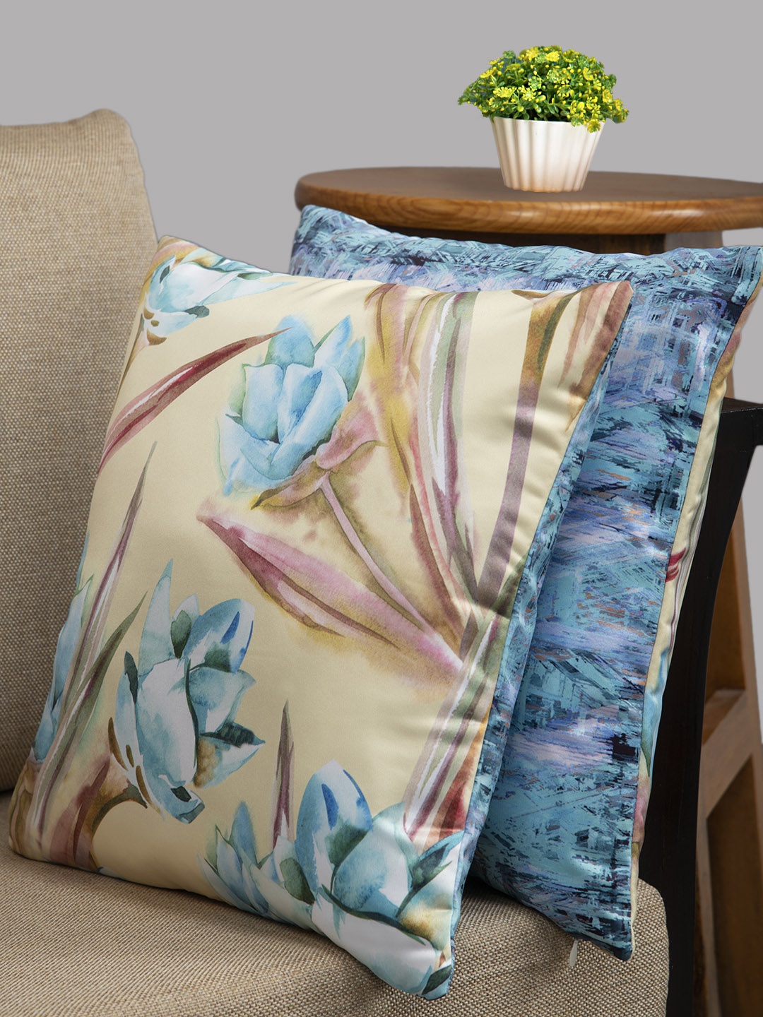 HOUZZCODE Off-White & Blue Printed Set of 2 Floral Square Cushion Covers