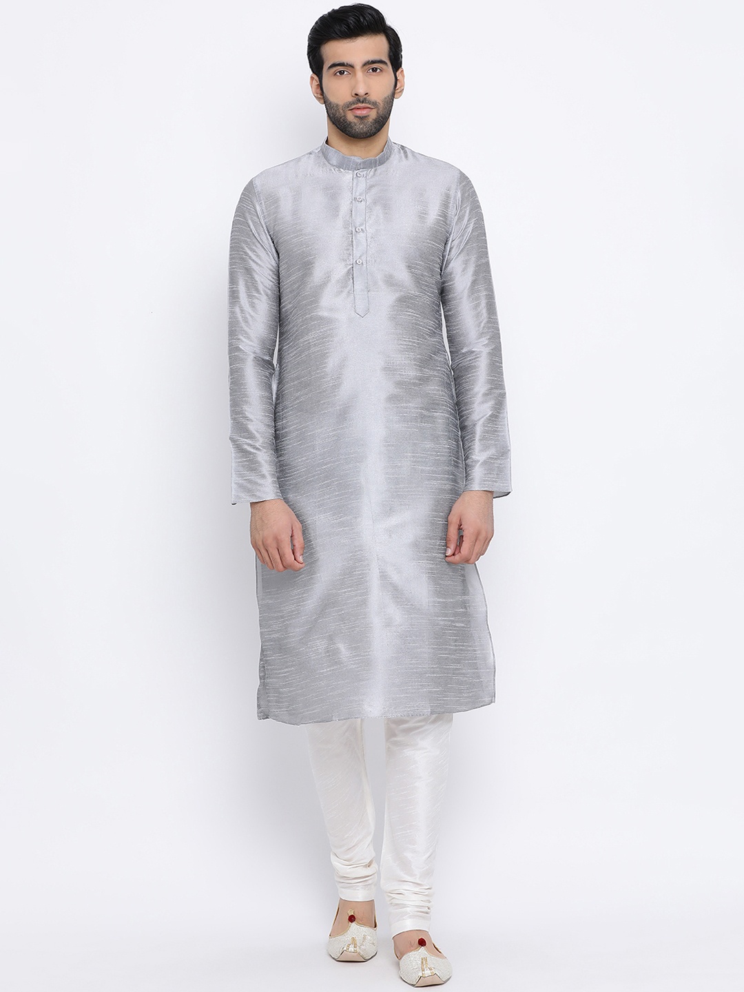 

NAMASKAR Men Silver-Toned & White Solid Straight Kurta