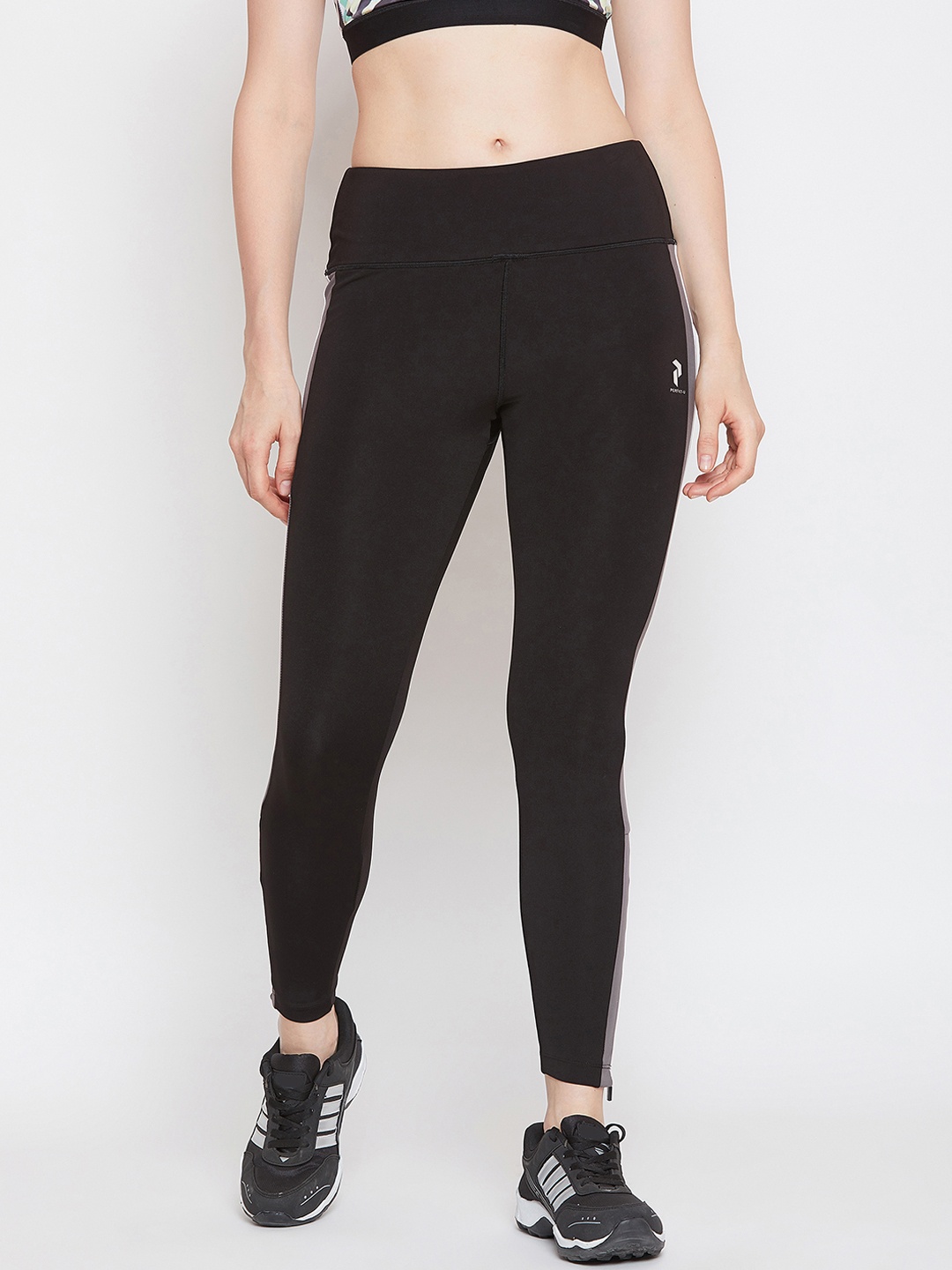

PERFKT-U Women Black Solid Tights