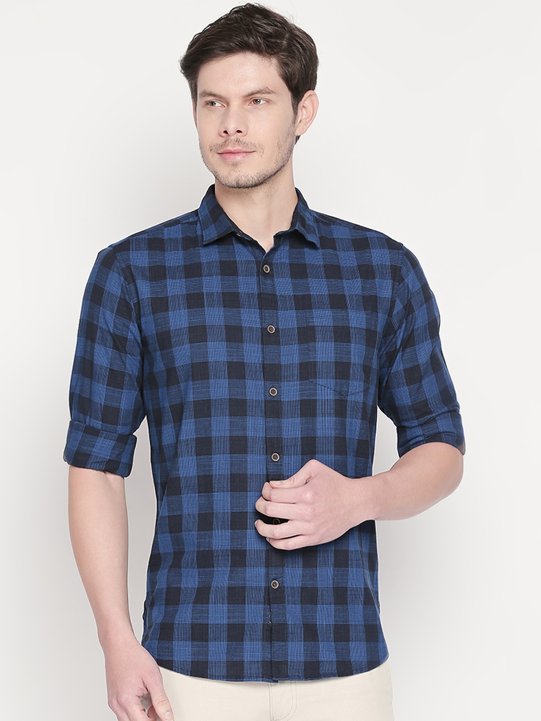 

BYFORD by Pantaloons Men Blue & Black Slim Fit Checked Casual Shirt