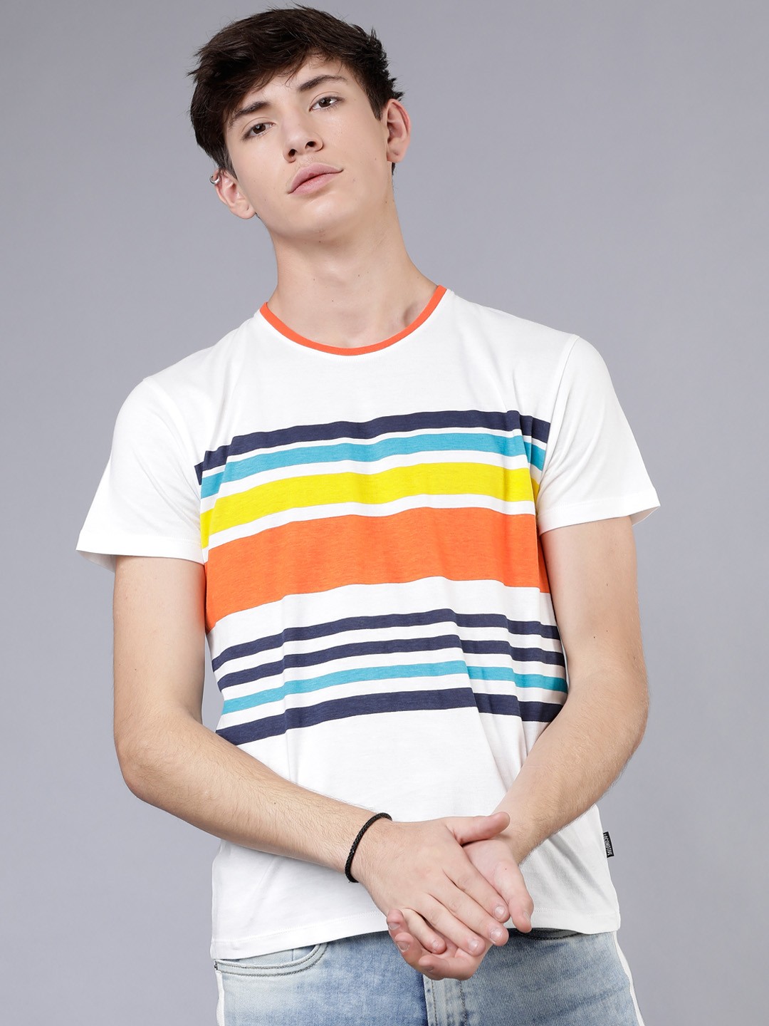 

LOCOMOTIVE Men White Striped Round Neck Slim Fit T-shirt
