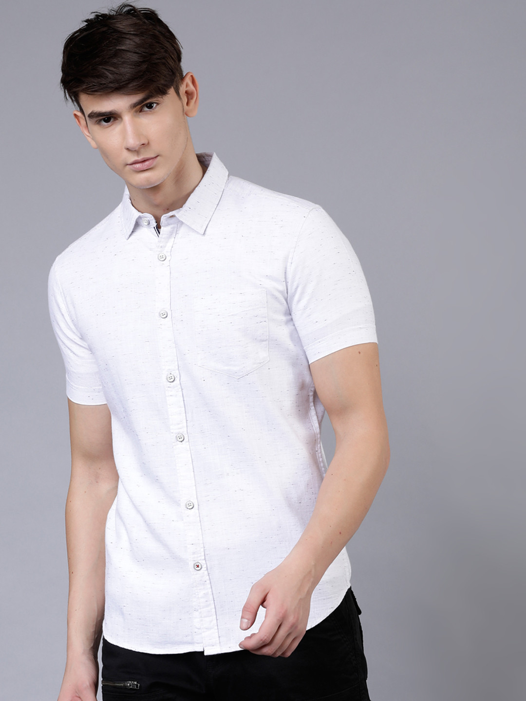 

LOCOMOTIVE Men White Slim Fit Solid Casual Shirt