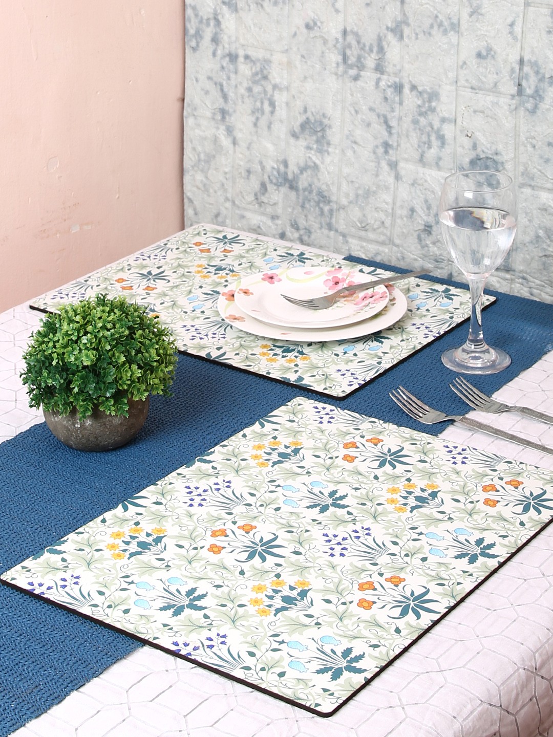 

Reinvention Factory Set of 6 Off-White Printed Table Placemats