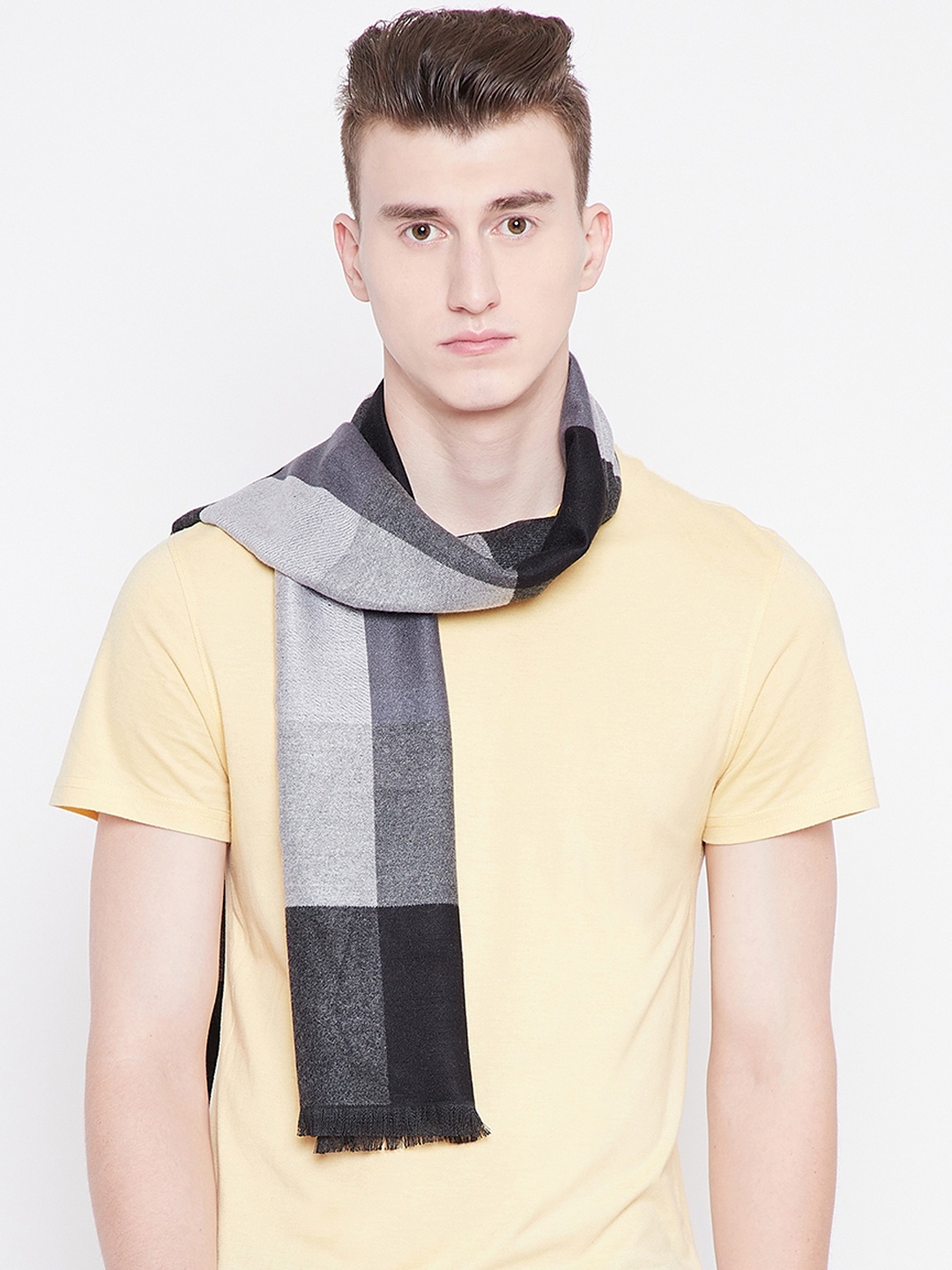 

Alvaro Castagnino Men Grey & Black Checked Mufflers