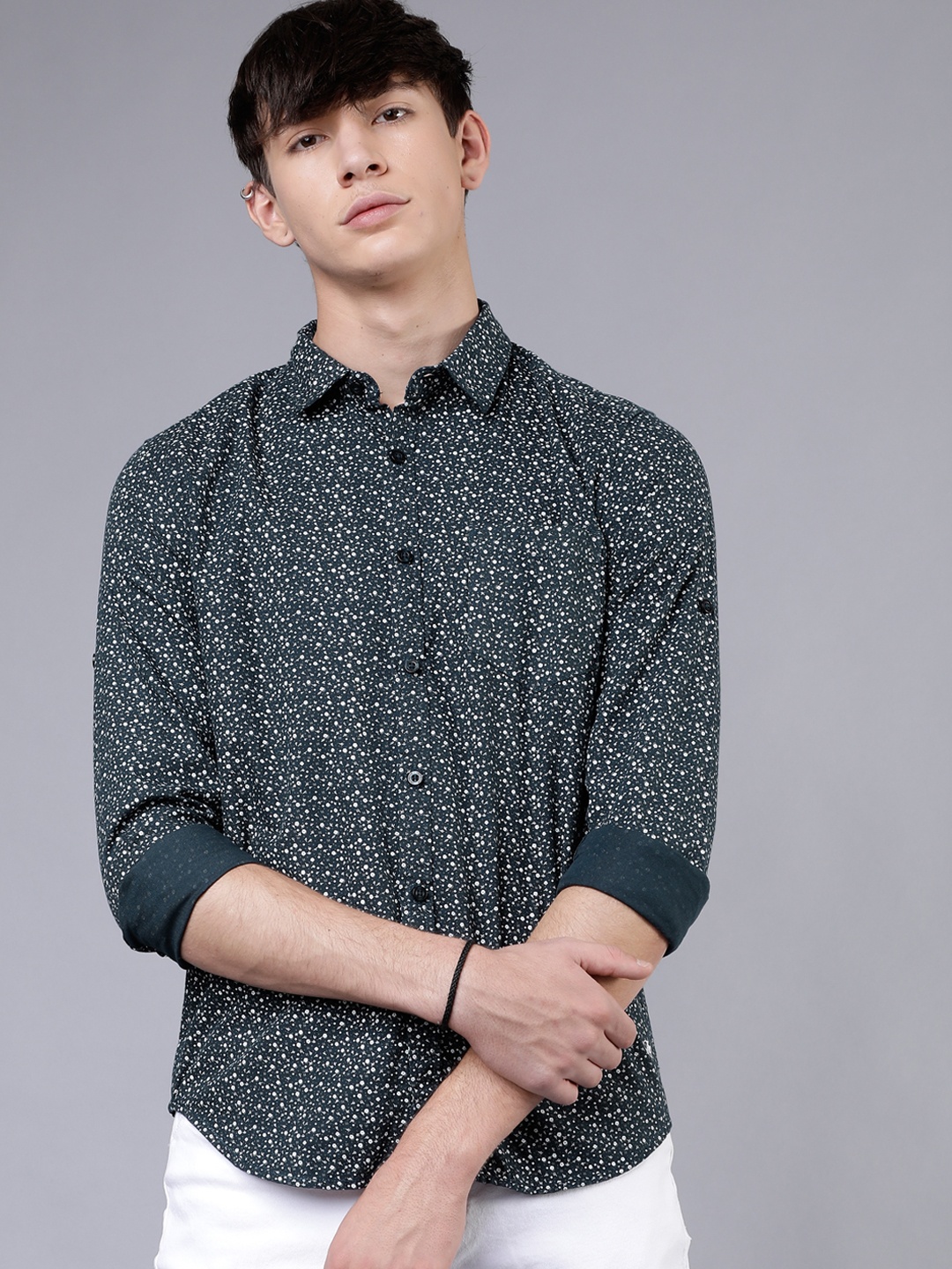 

LOCOMOTIVE Men Green & Off-White Slim Fit Printed Casual Shirt