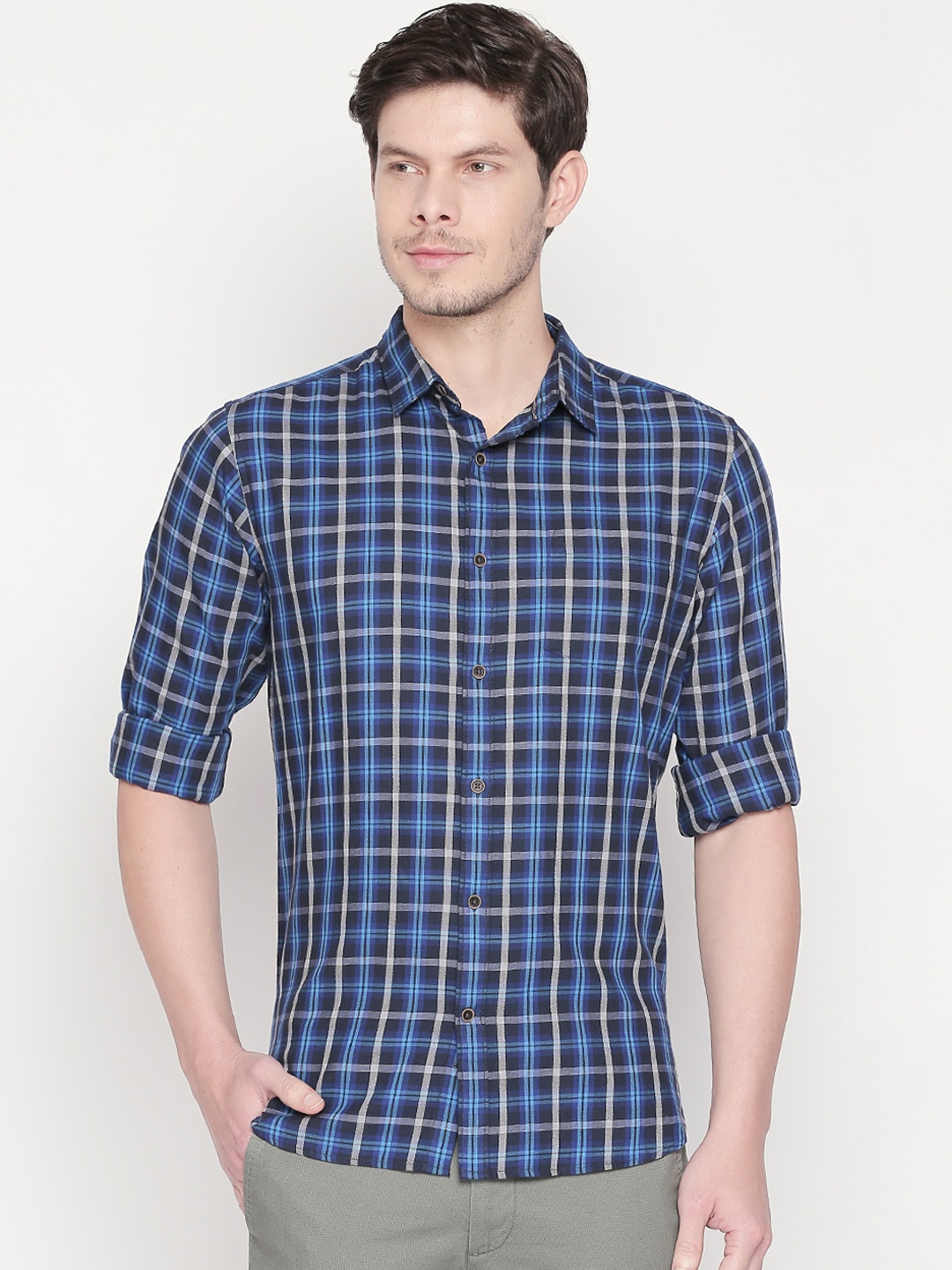 

BYFORD by Pantaloons Men Navy Blue & White Slim Fit Checked Casual Shirt