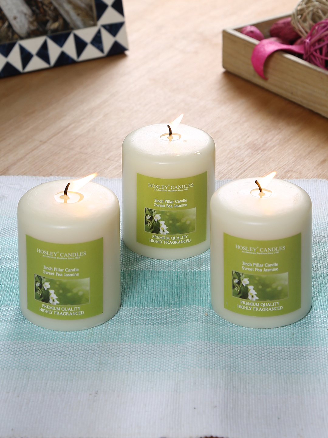 

HOSLEY Set of 3 White Sweet Pea Jasmine Fragranced Wax Pillar Candles