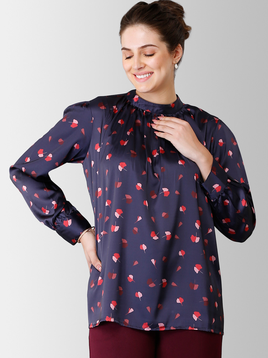 

FableStreet Women Navy Blue & Red Printed Top