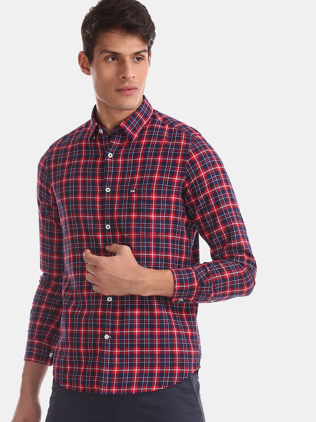 

Arrow Sport Men Navy Blue & Red Slim Fit Checked Casual Shirt