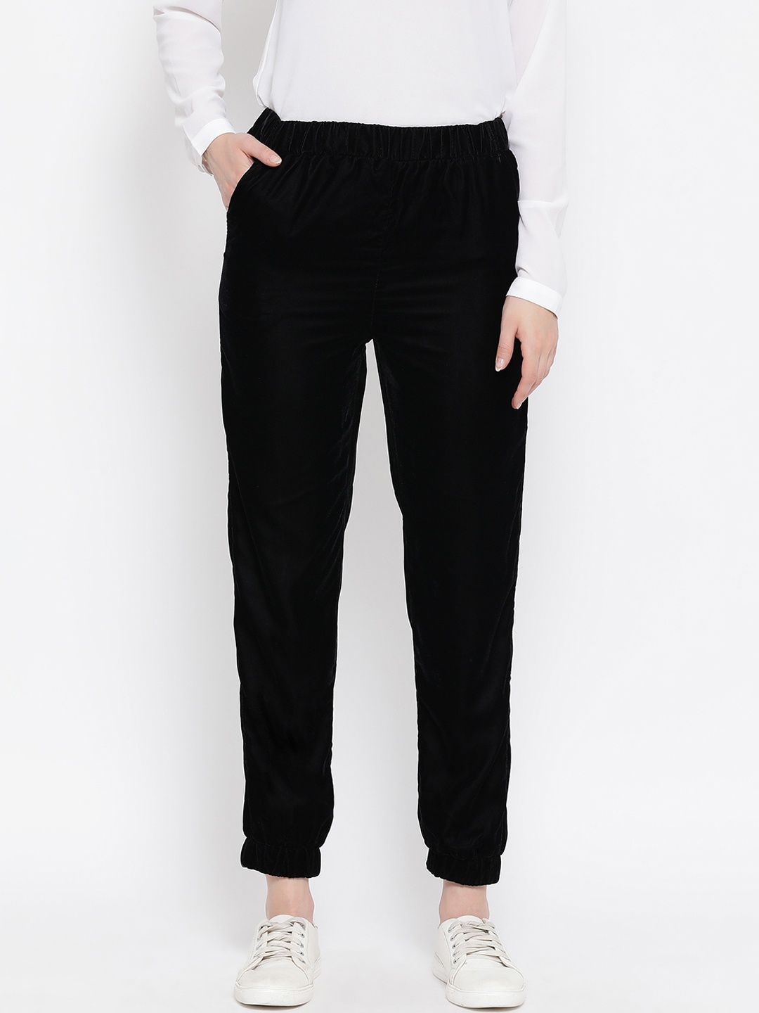 

Oxolloxo Women Black Regular Fit Solid Joggers