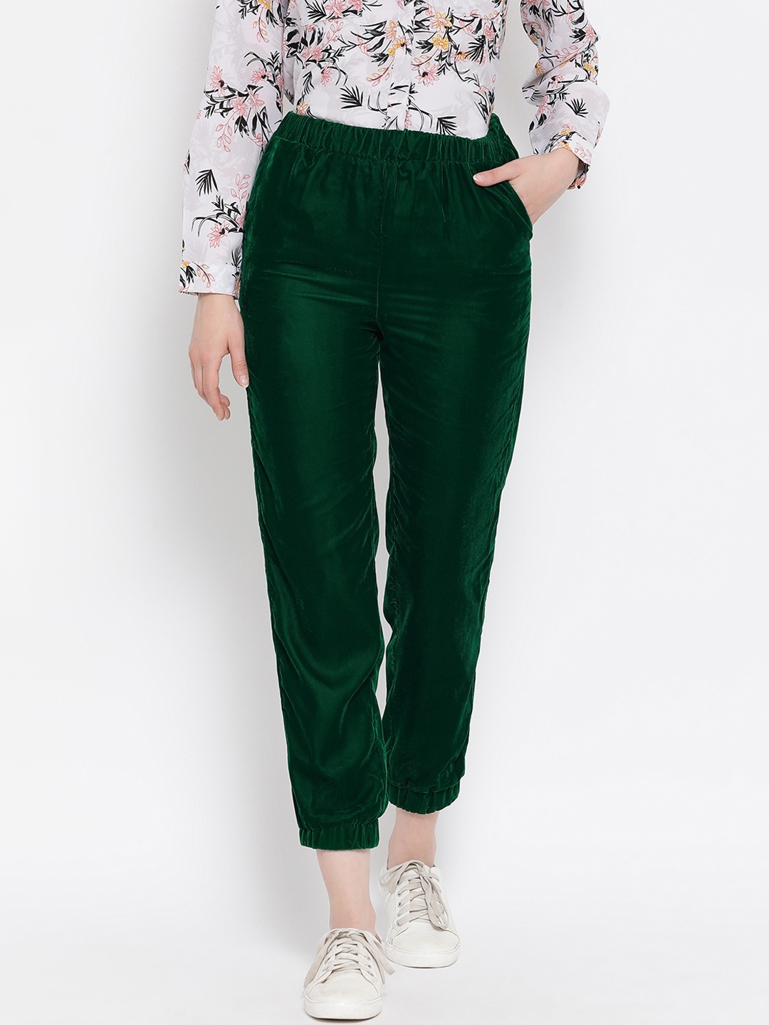 

Oxolloxo Women Green Regular Fit Solid Joggers