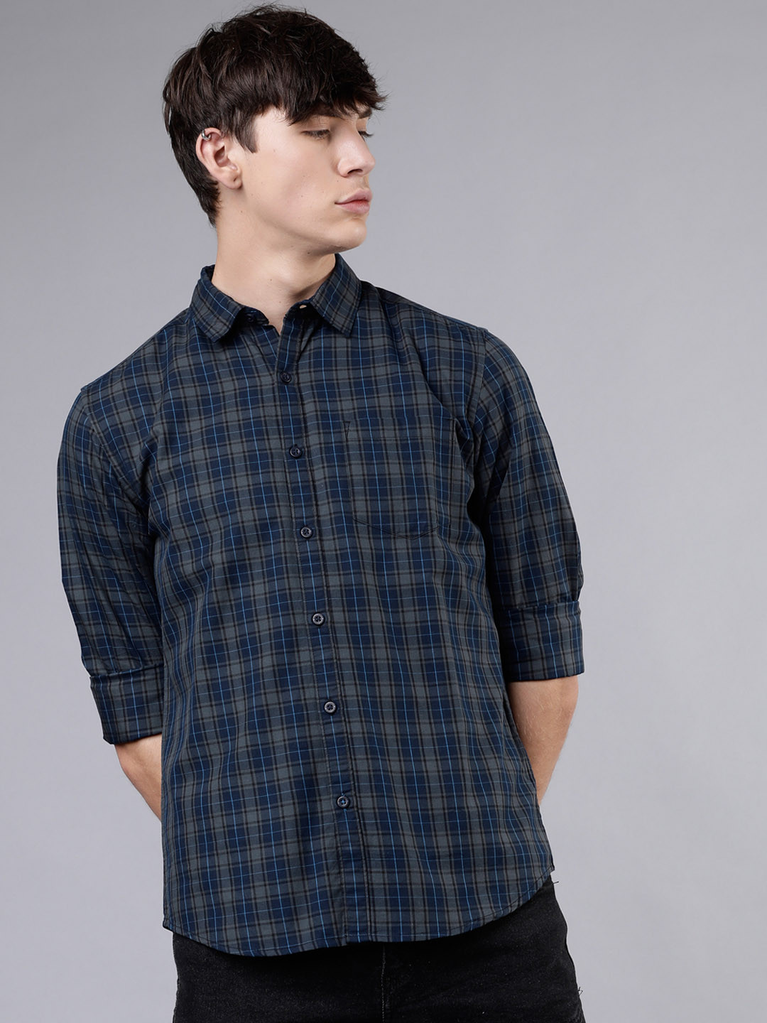 

HIGHLANDER Men Navy Blue & Black Slim Fit Checked Casual Shirt