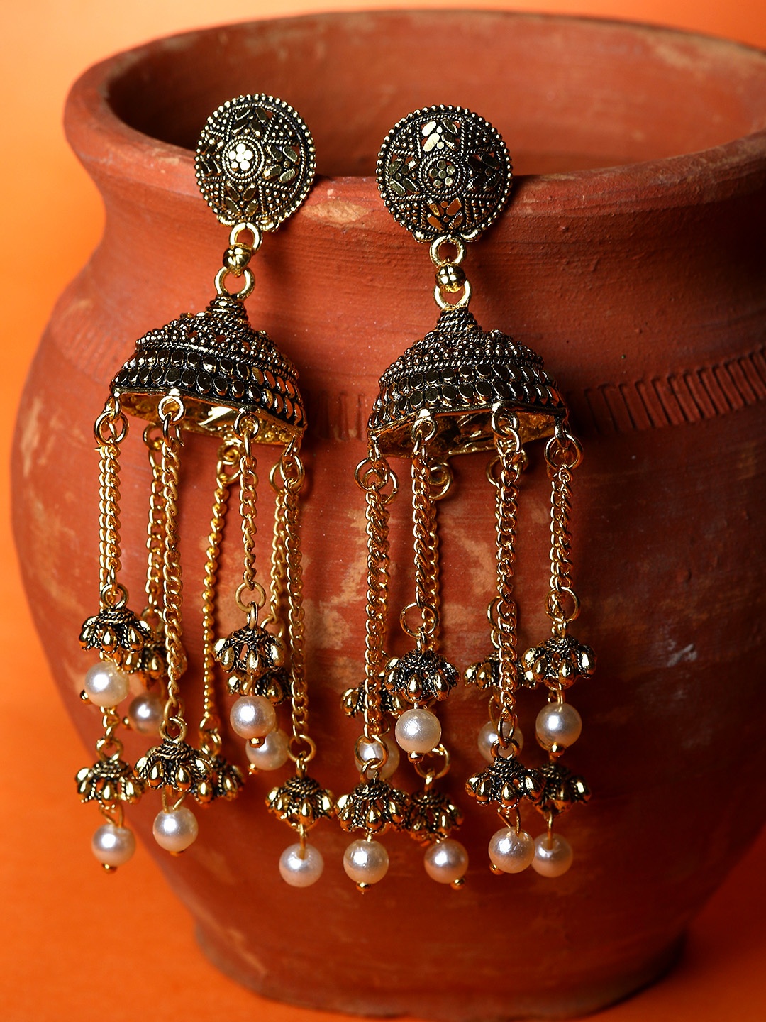

ANIKAS CREATION Gunmetal-Toned & Gold-Plated Enamelled Dome Shaped Jhumkas, Metallic