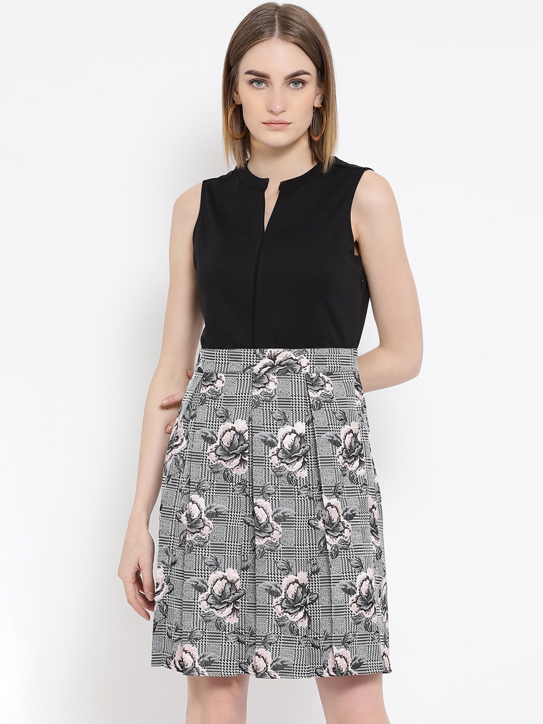 

Latin Quarters Women Black & Off-White Printed Fit and Flare Dress