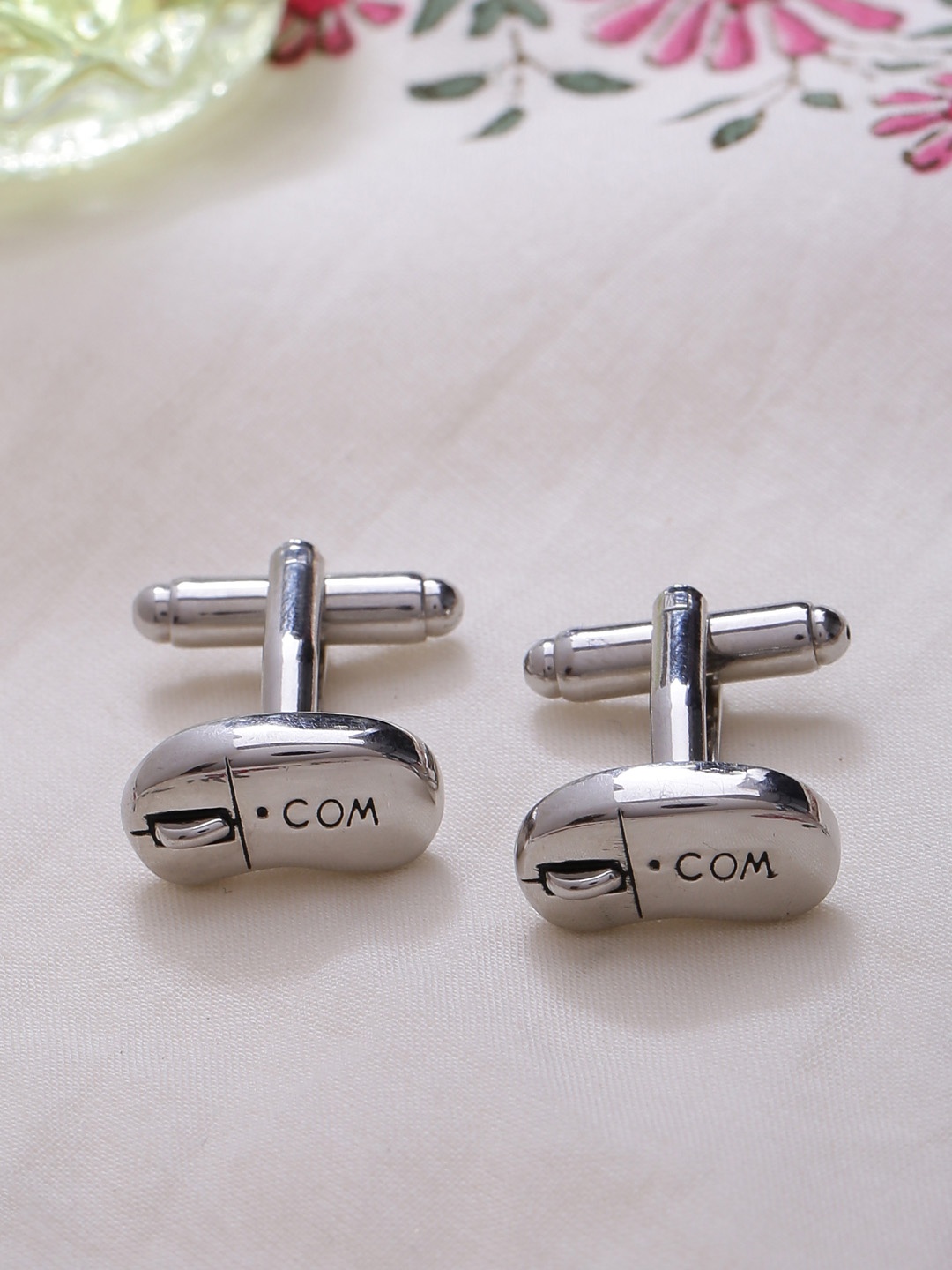 

Tistabene Silver-Toned Quirky Cufflinks