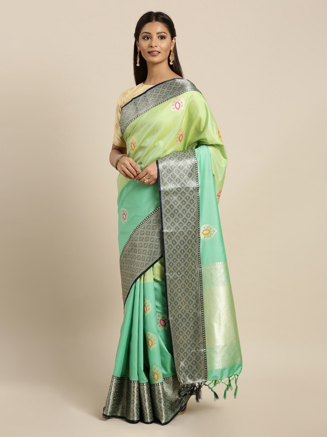 

Mitera Green & Navy Blue Silk Blend Colourblocked Design Kanjeevaram Saree