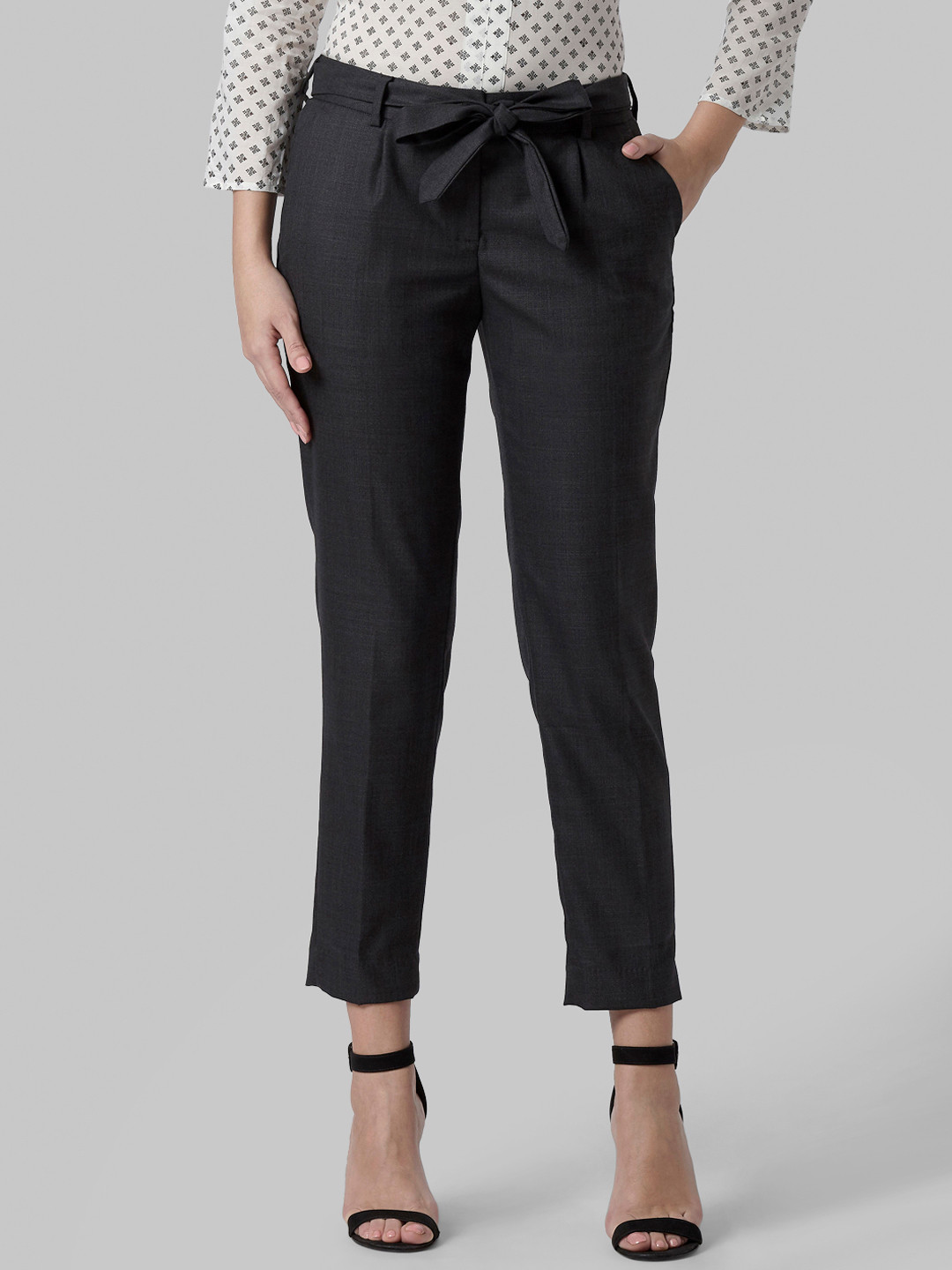 

Park Avenue Woman Grey Regular Fit Solid Crop Regular Trousers