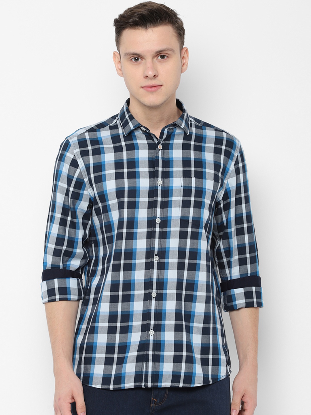 

People Men Navy Blue Regular Fit Checked Casual Shirt