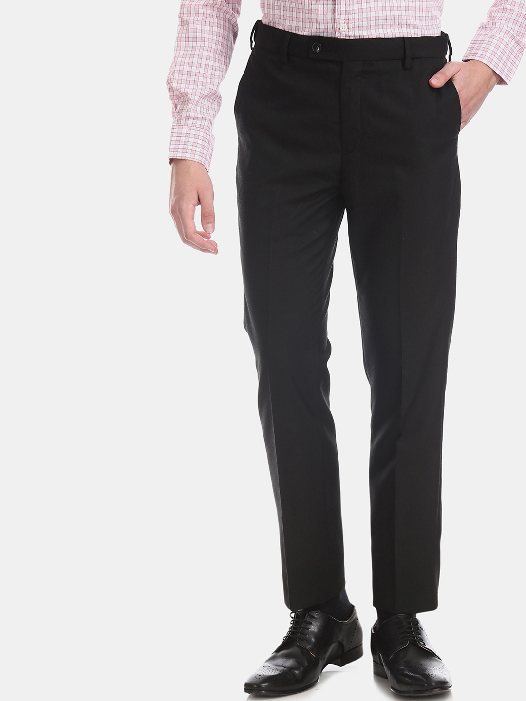 

Arrow Men Black Tapered Fit Solid Formal Trousers