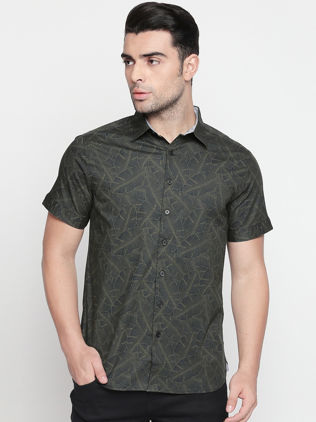 

Kenneth Cole Men Navy Blue & Olive Green Regular Fit Printed Casual Shirt