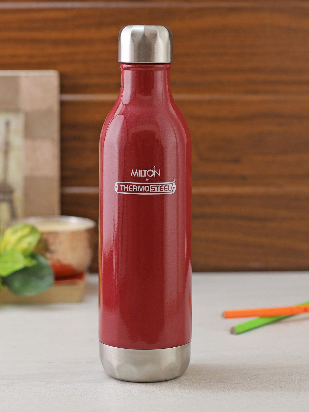 

Milton Red BLISS-600 Stainless Steel Vaccum Insulated Hot and Cold Water Bottle 500ml